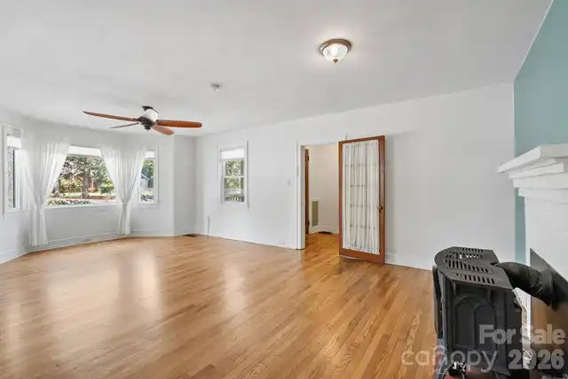 Listing Photo 14