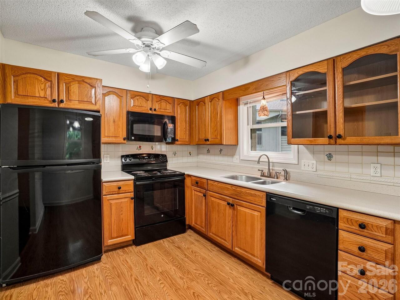 Listing Photo 14