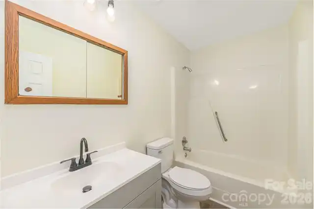 Listing Photo 14