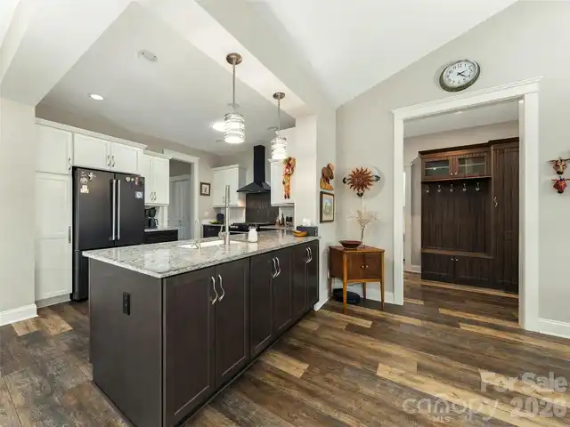 Listing Photo 7