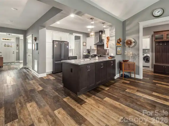 Listing Photo 10
