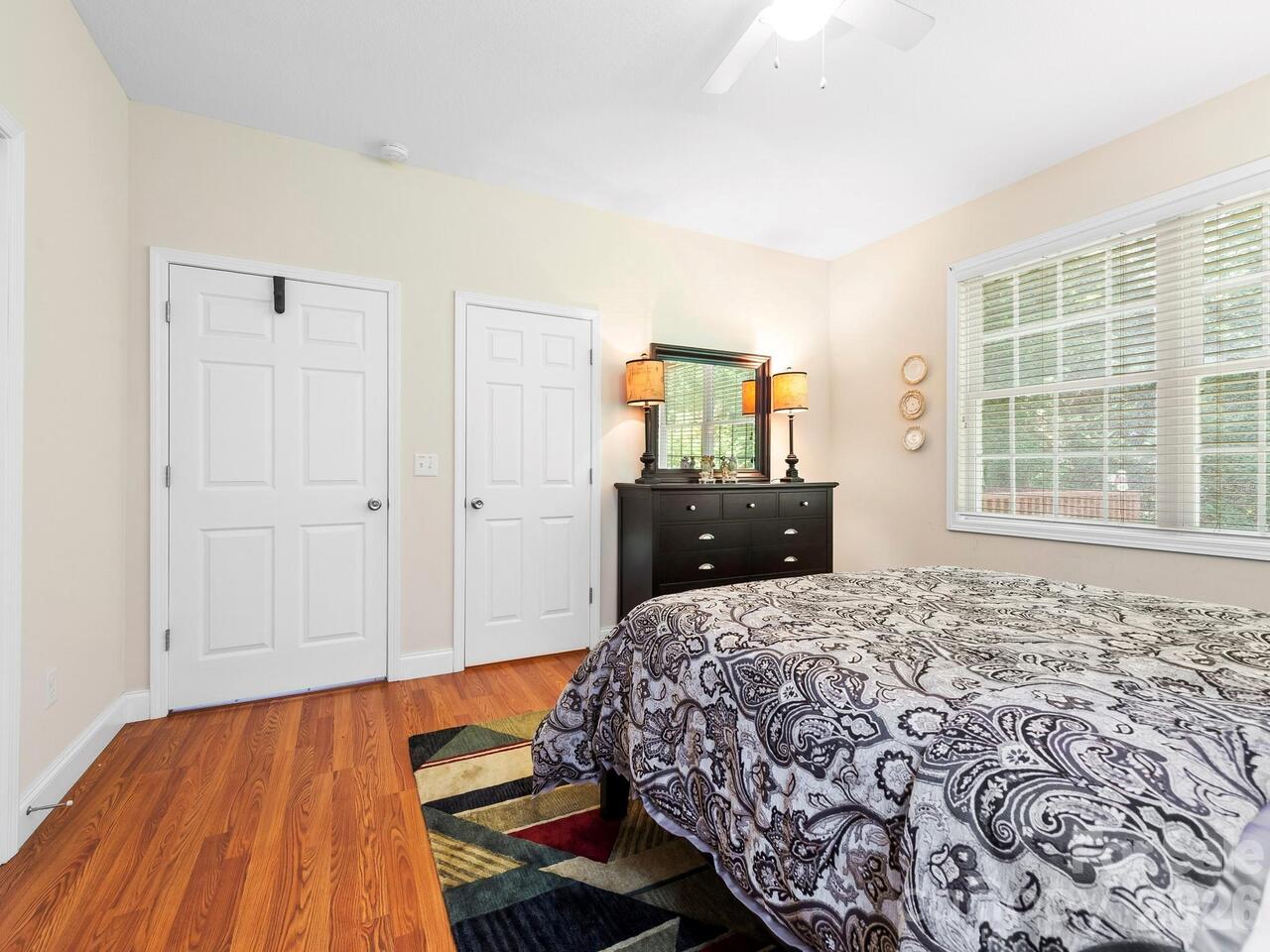 Listing Photo 14