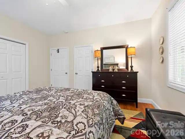 Listing Photo 16