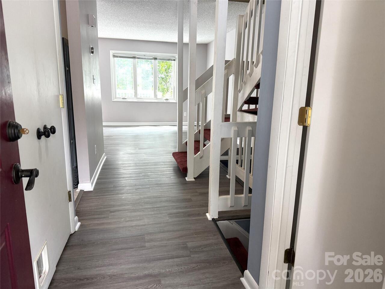 Listing Photo 12