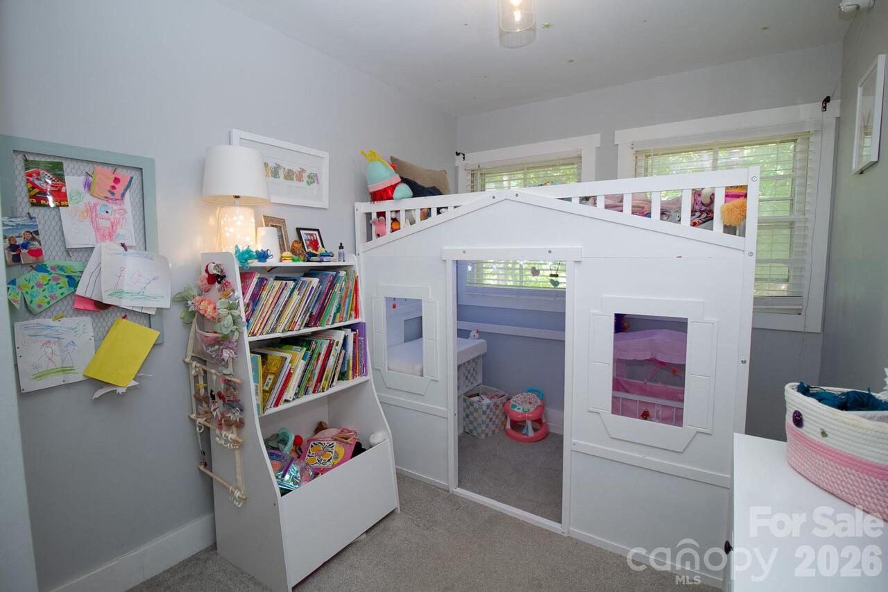 Listing Photo 9
