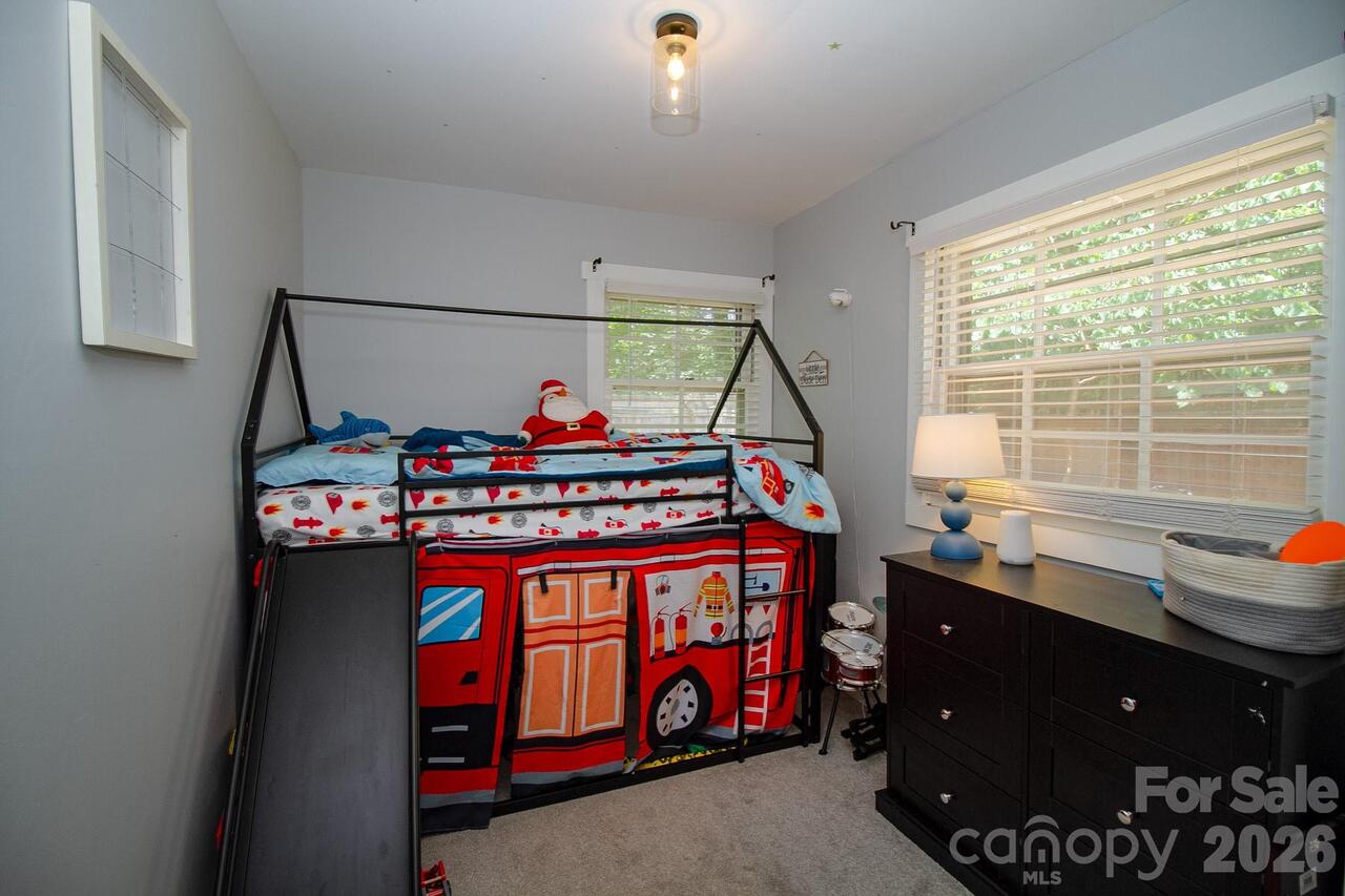 Listing Photo 10