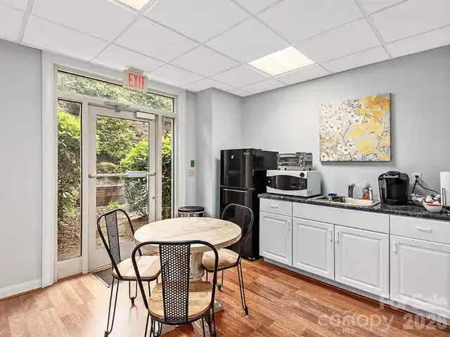 Listing Photo 6