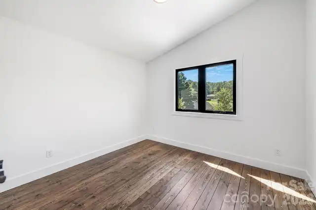 Listing Photo 33