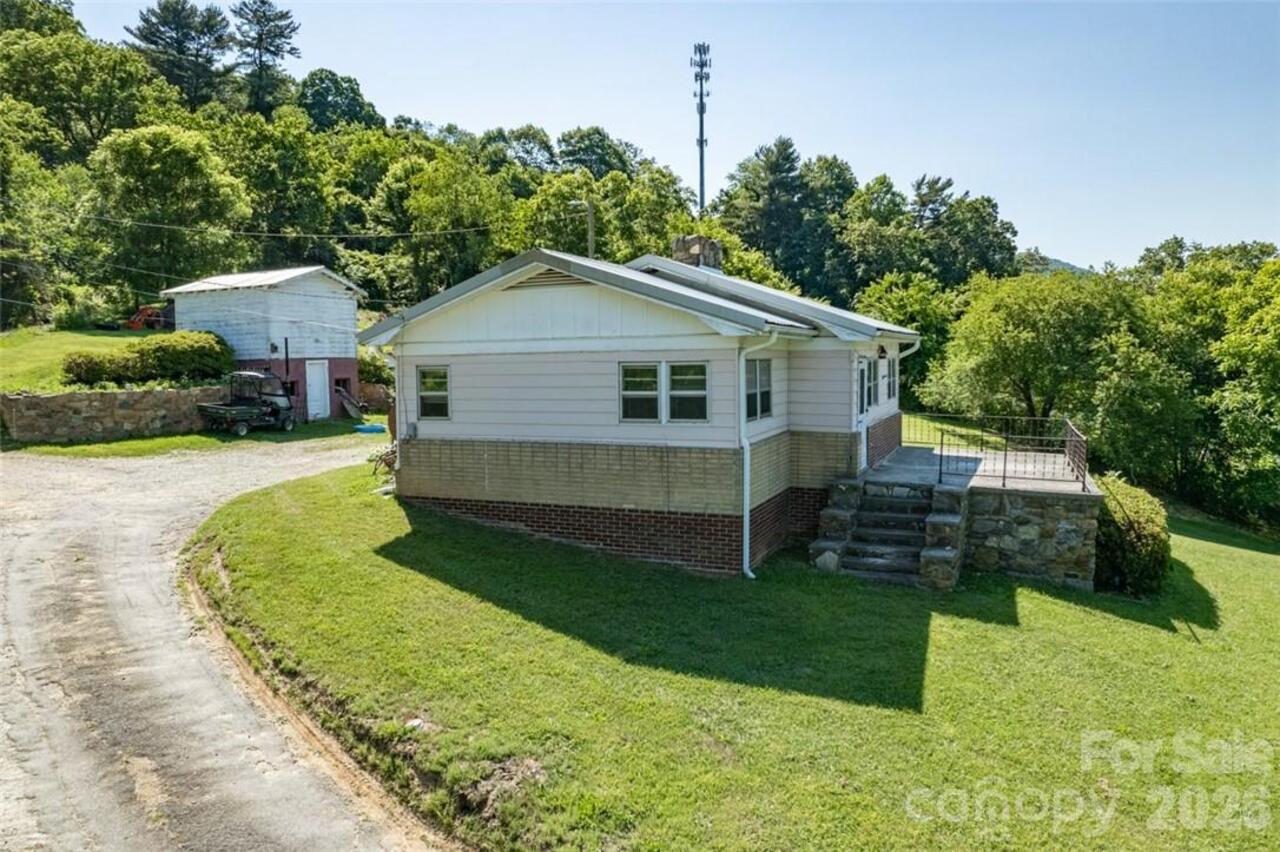 Listing Photo 9