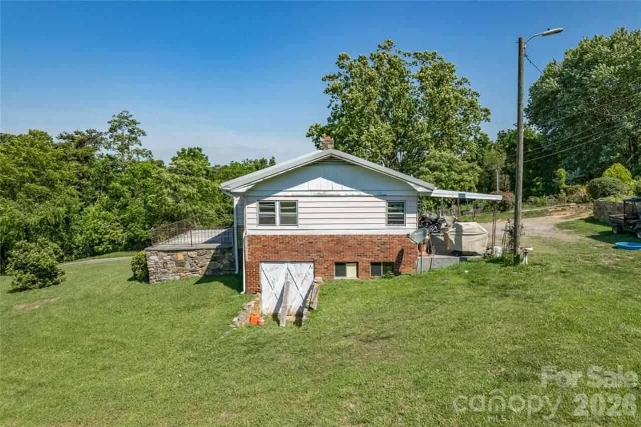 Listing Photo 10