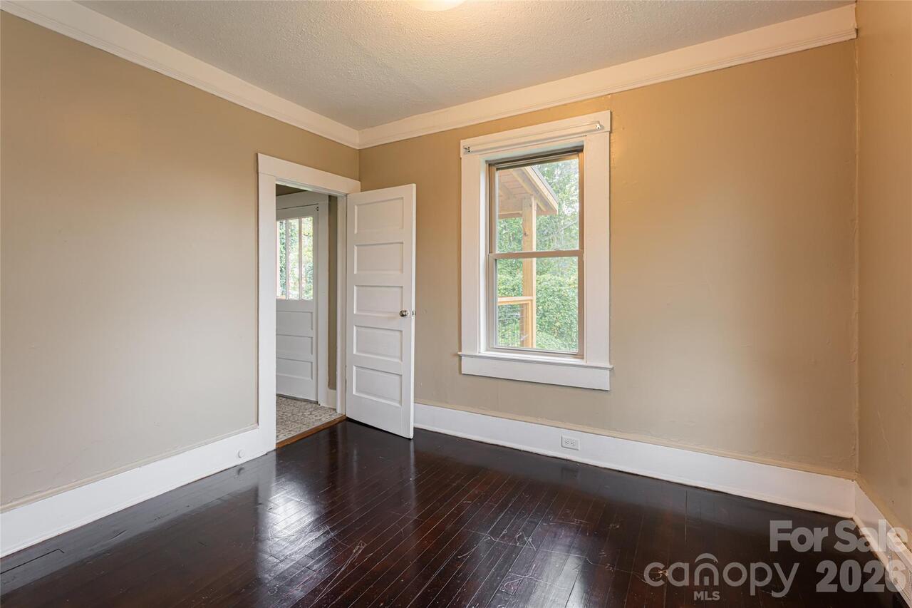 Listing Photo 7
