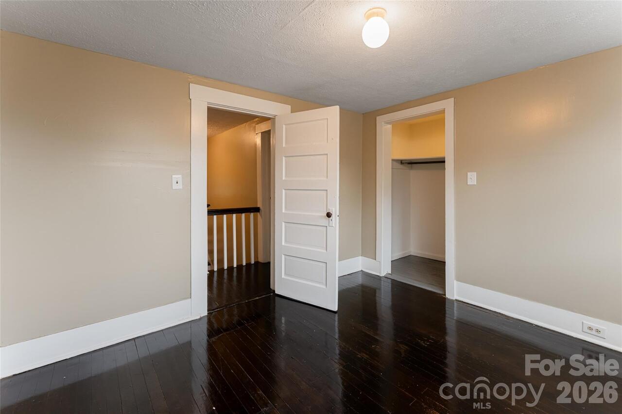 Listing Photo 14