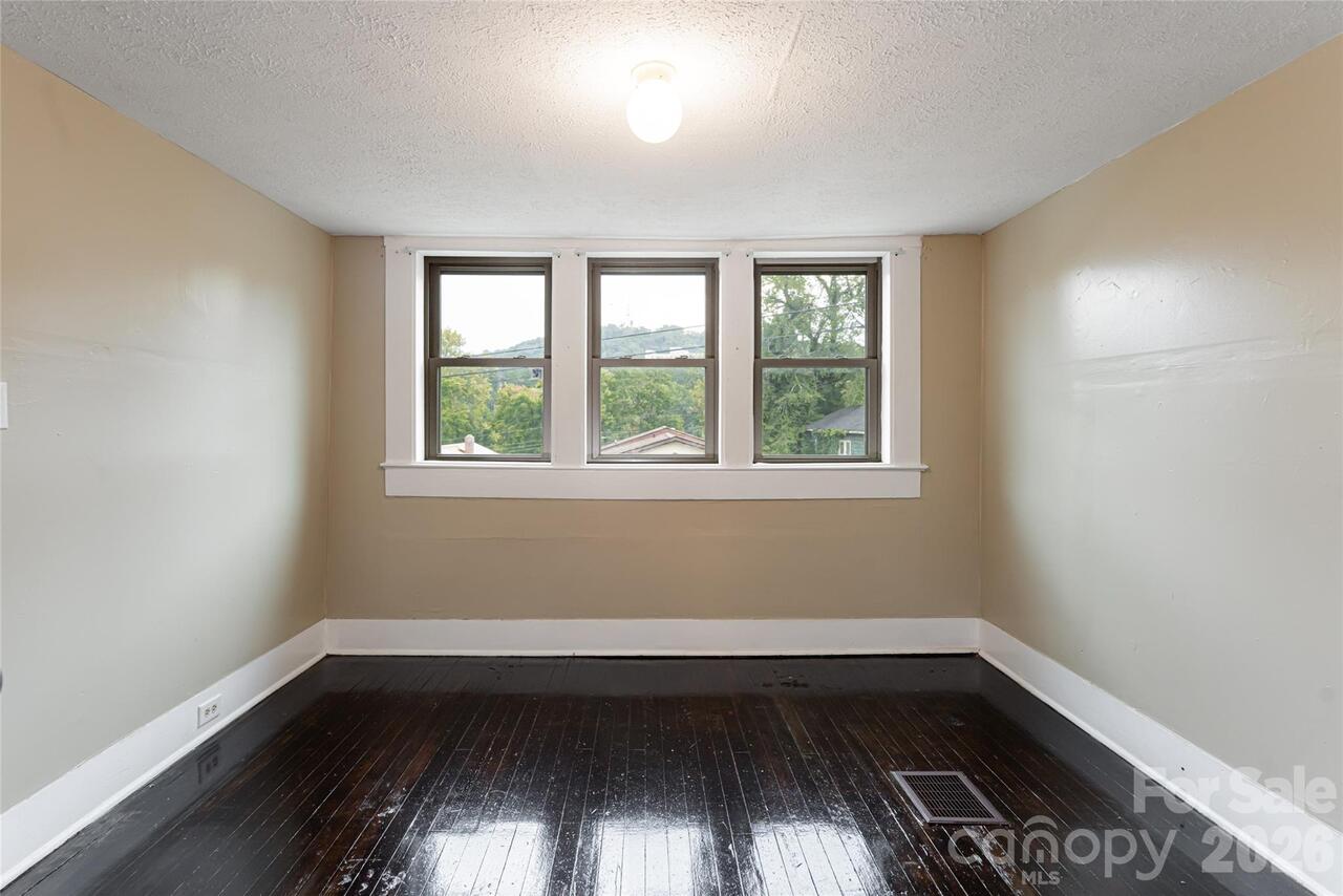 Listing Photo 15
