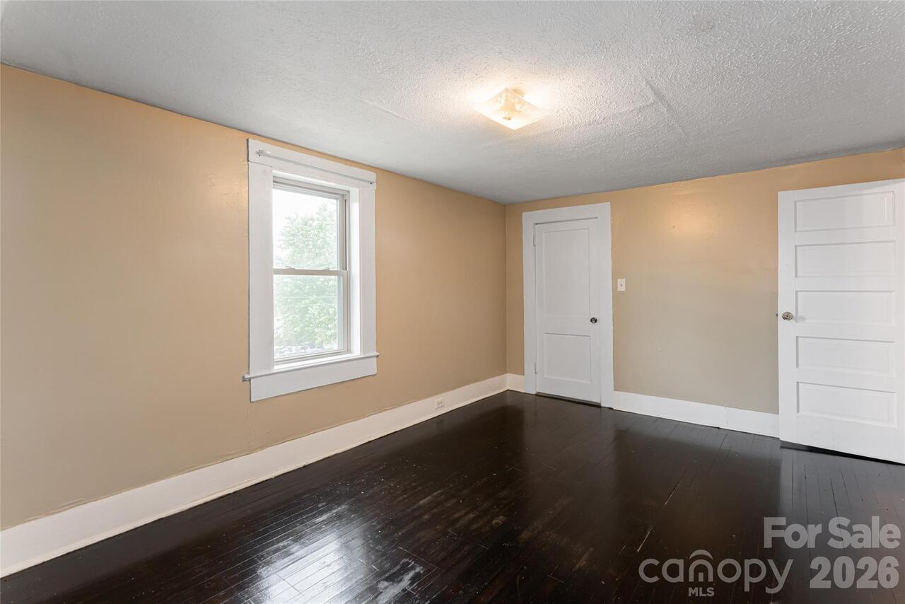 Listing Photo 17