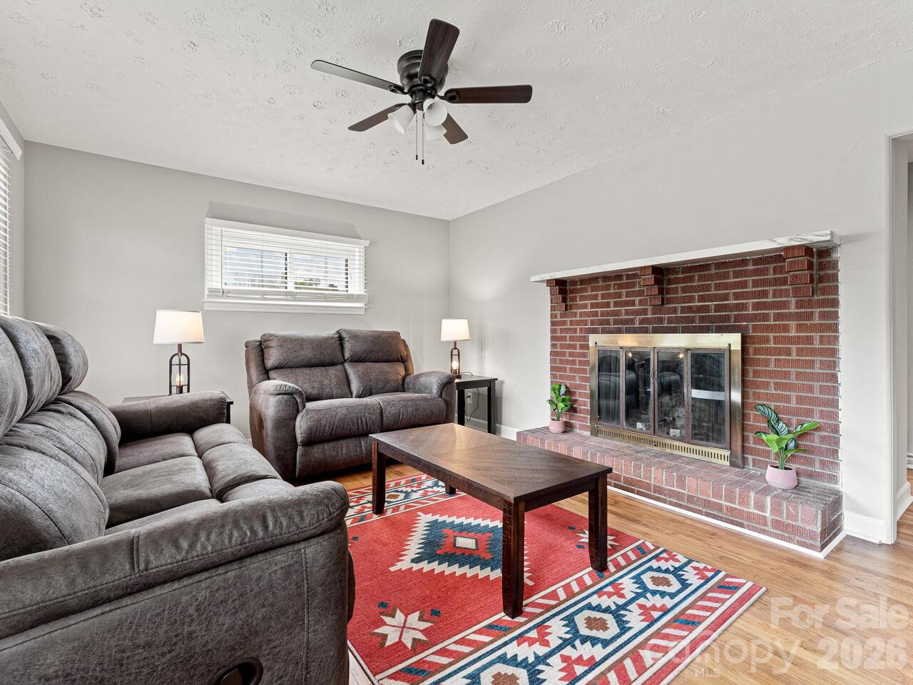 Listing Photo 6