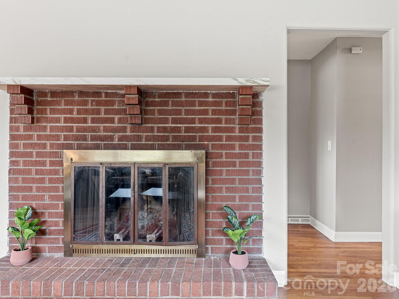 Listing Photo 10