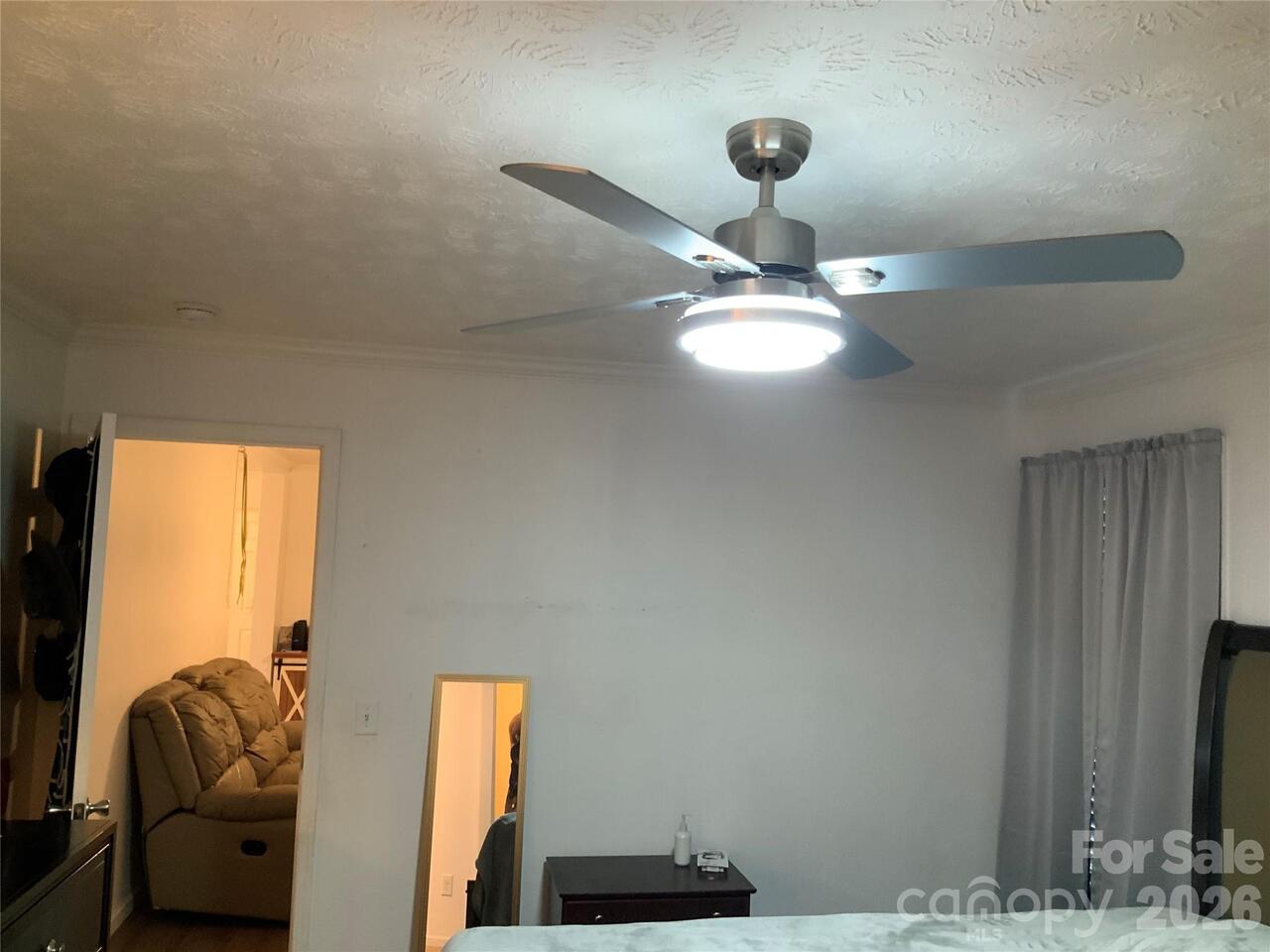 Listing Photo 12