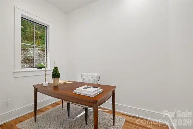 Listing Photo 18