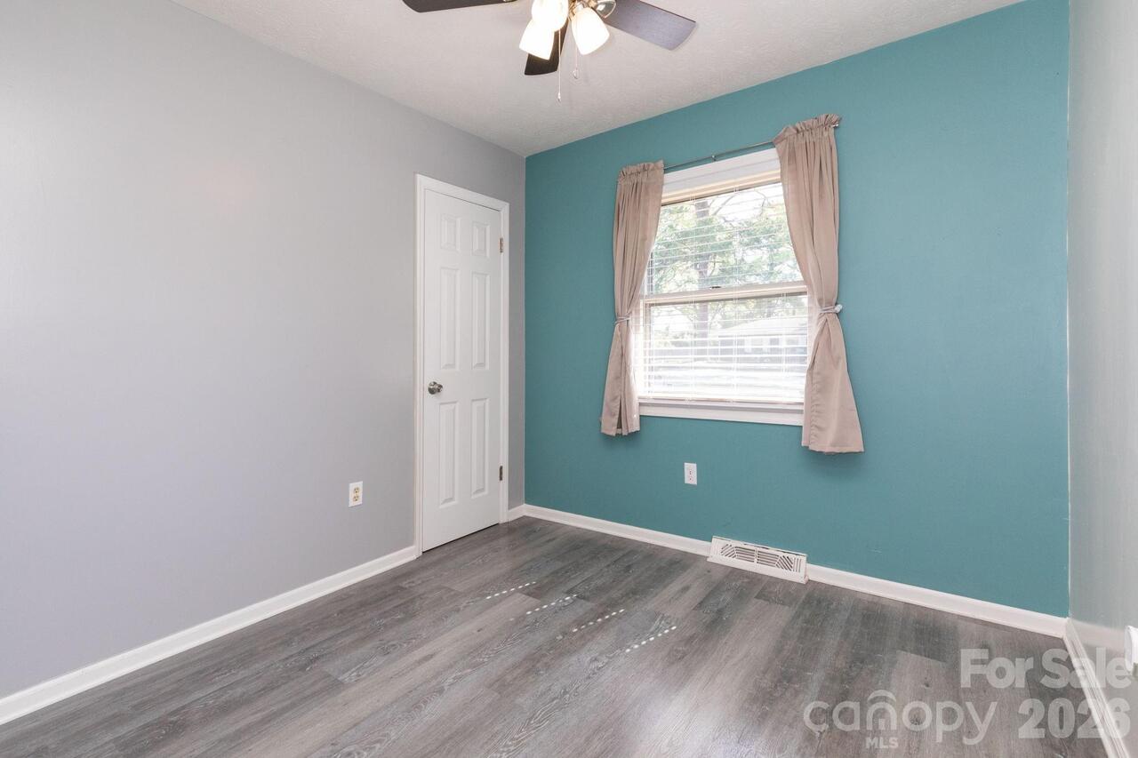 Listing Photo 16