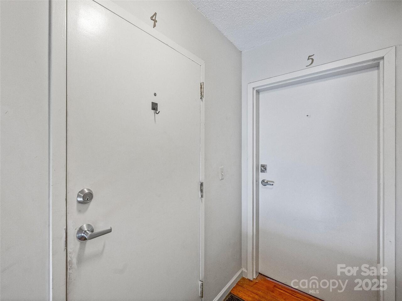 Listing Photo 11