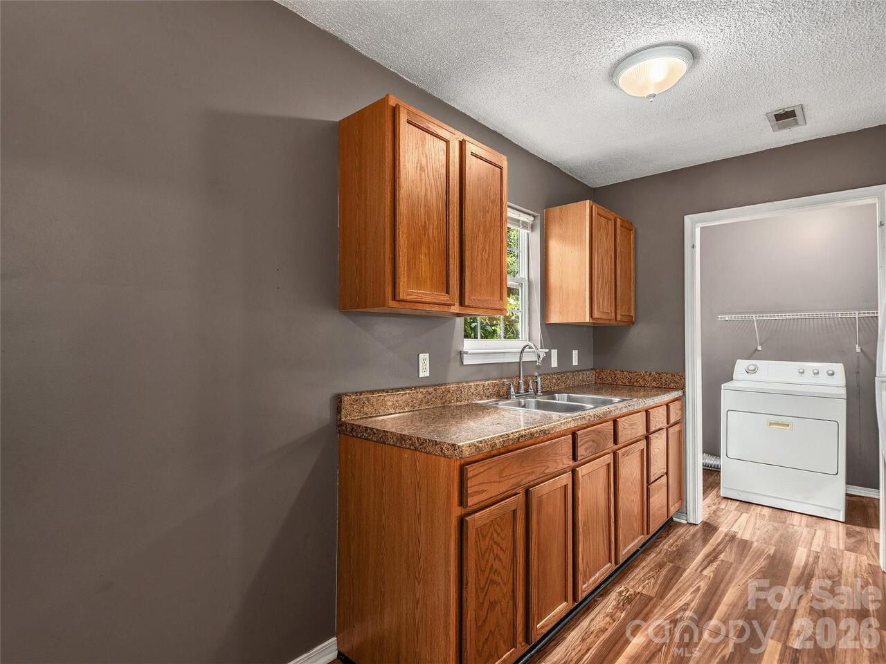Listing Photo 7