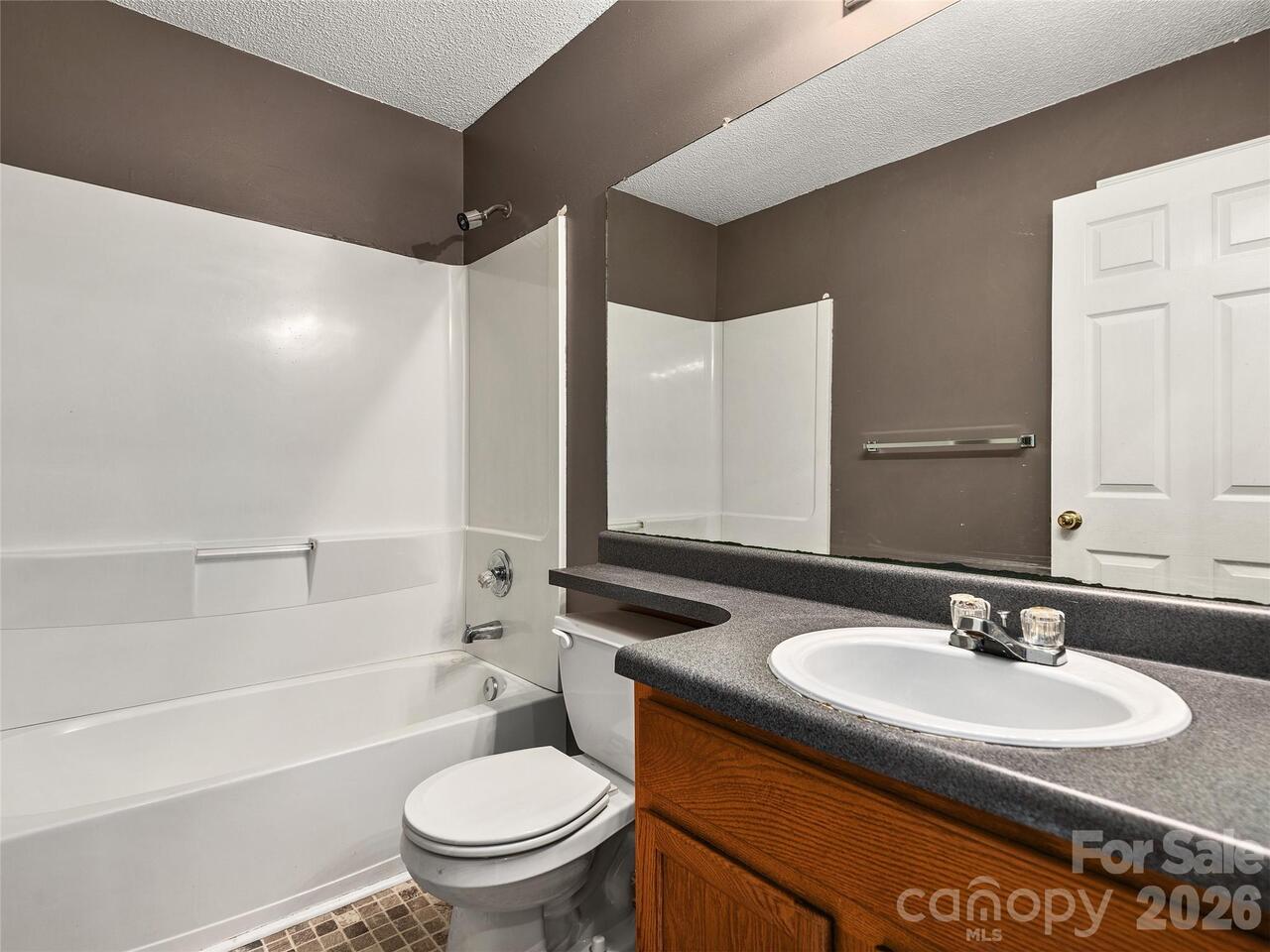 Listing Photo 10
