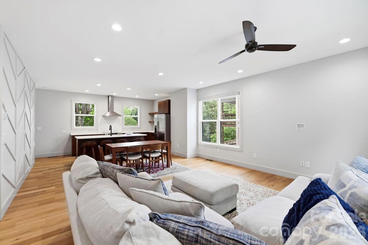 Listing Photo 8