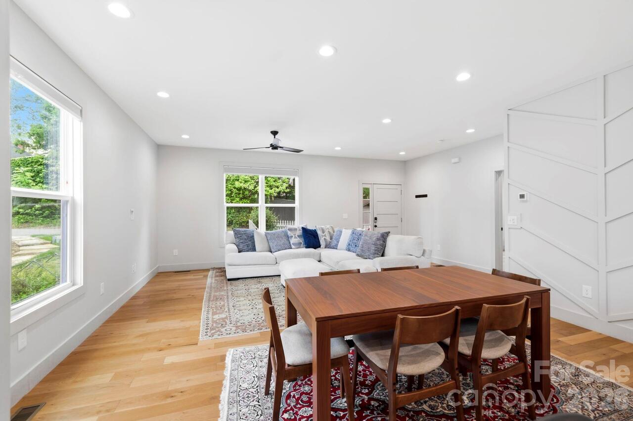 Listing Photo 11
