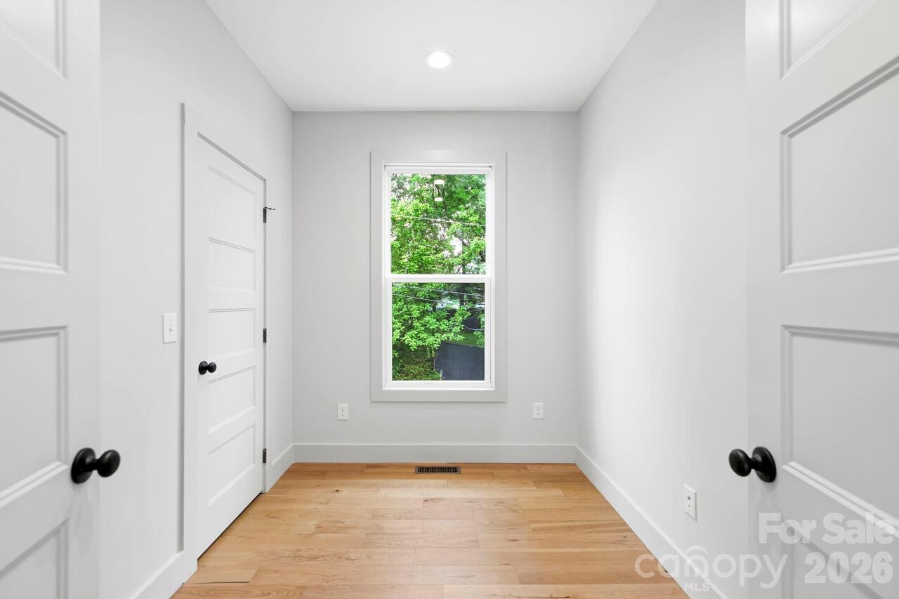Listing Photo 23