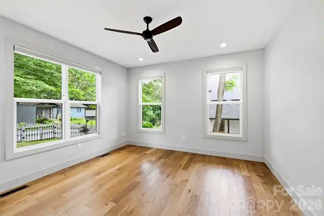 Listing Photo 17