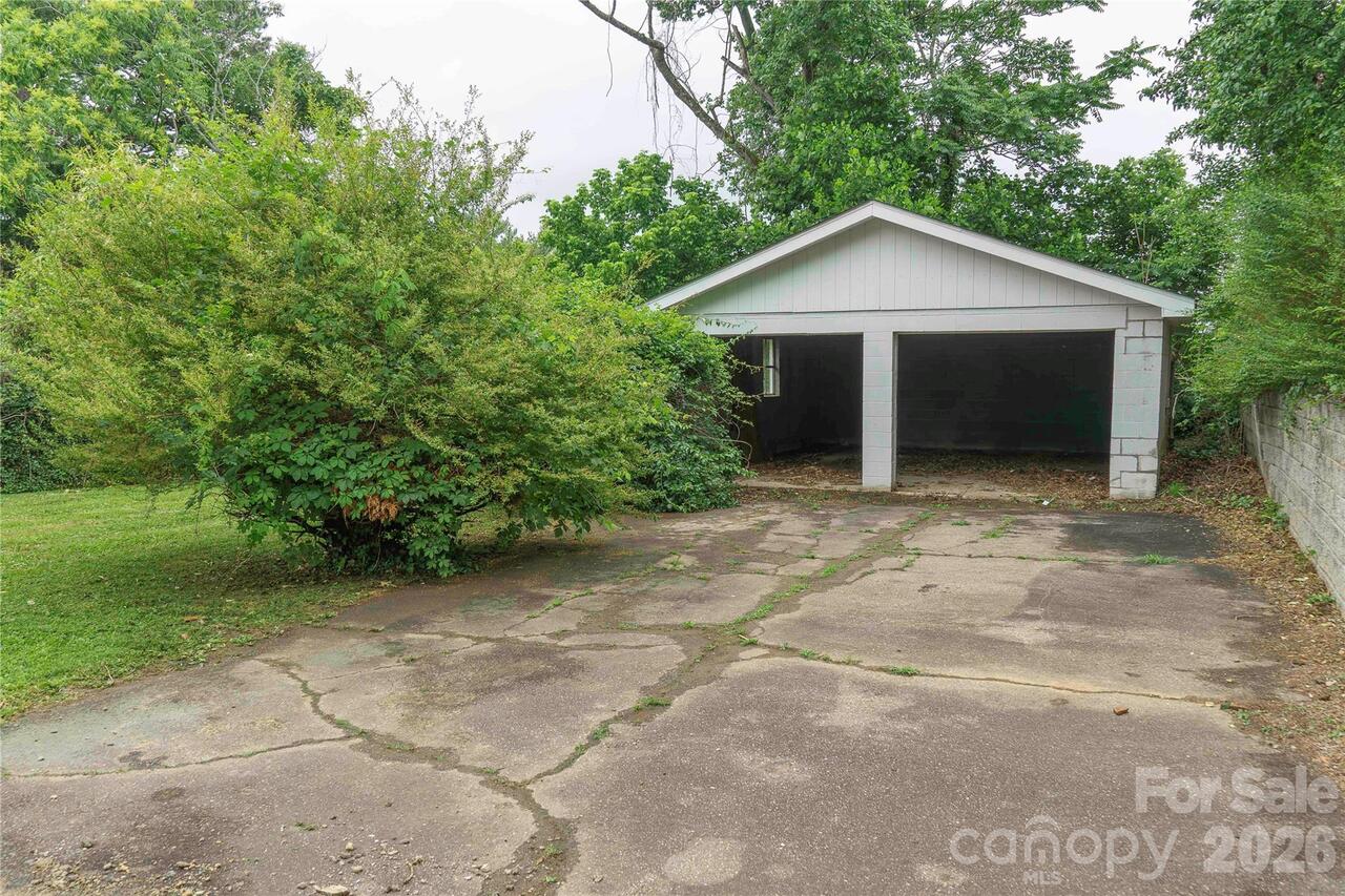 Listing Photo 6