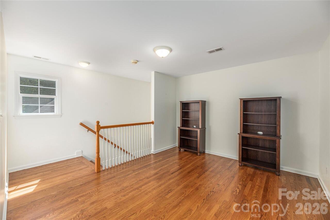 Listing Photo 28