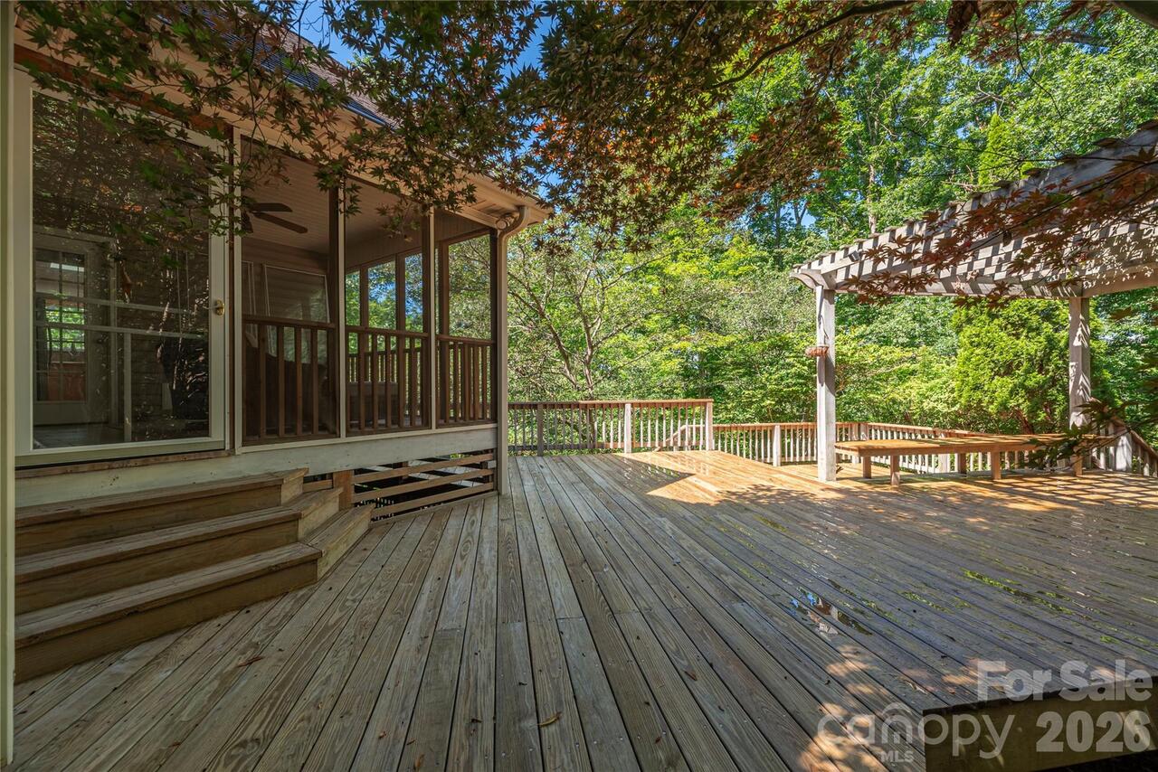 Listing Photo 8