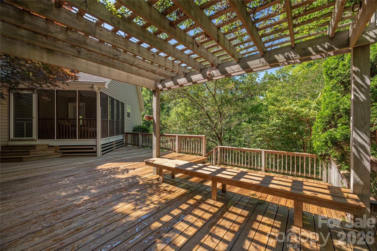 Listing Photo 9