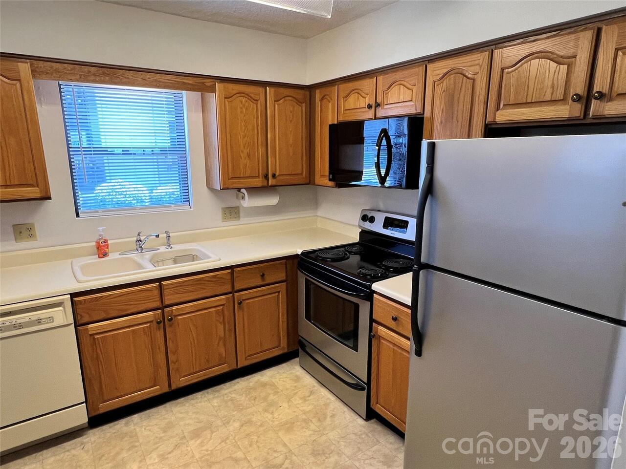 Listing Photo 9