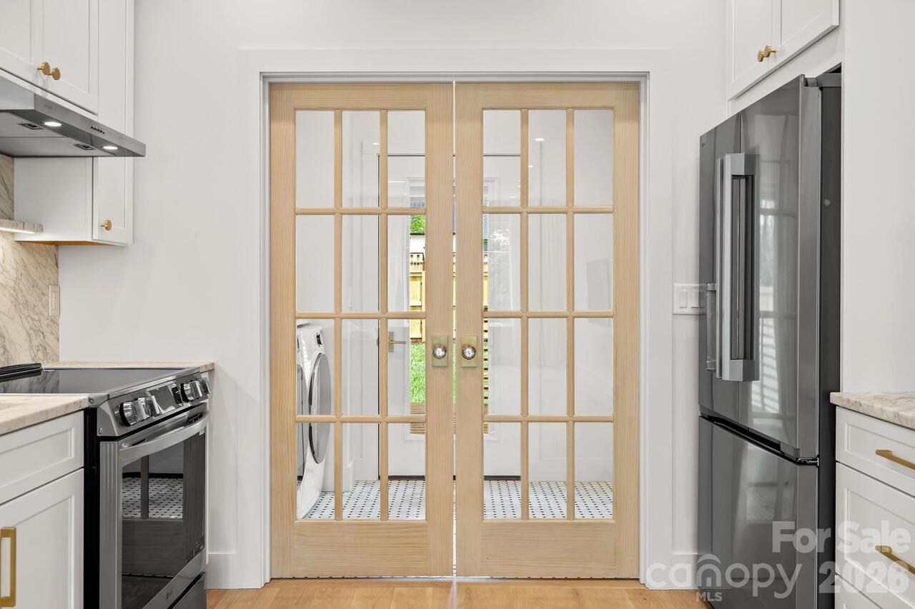 Listing Photo 10