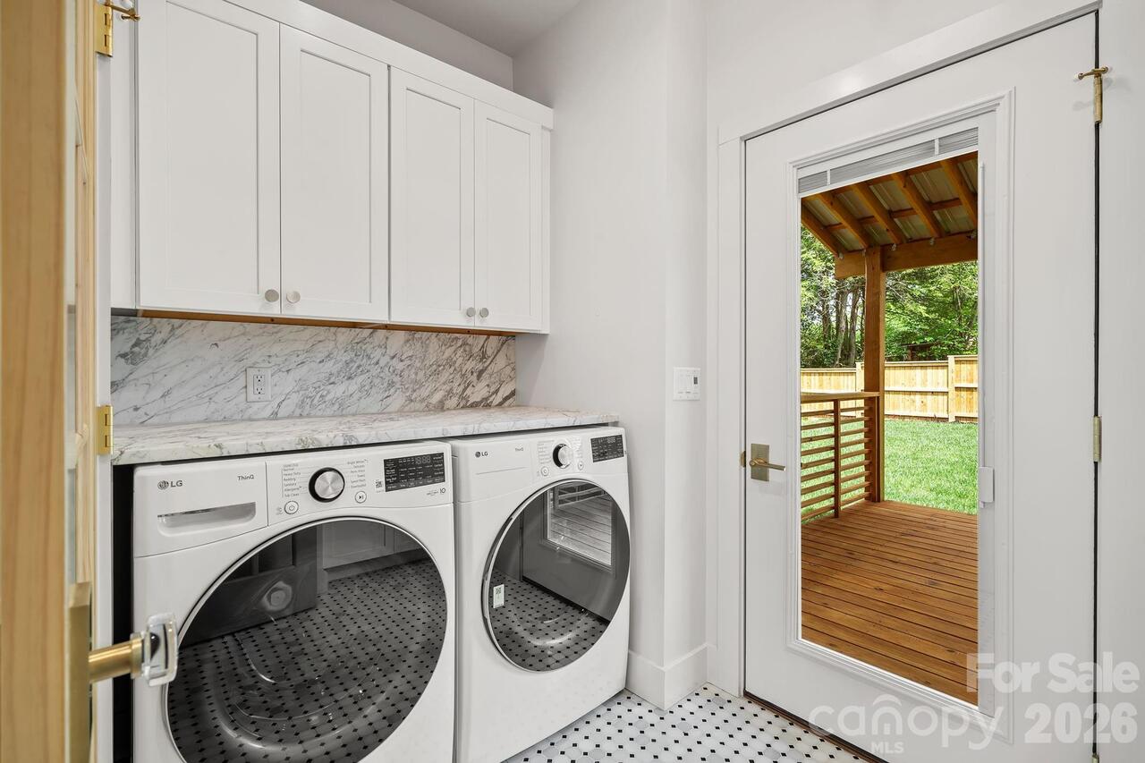 Listing Photo 11