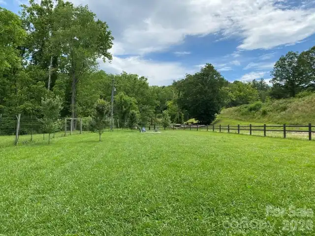 Listing Photo 14