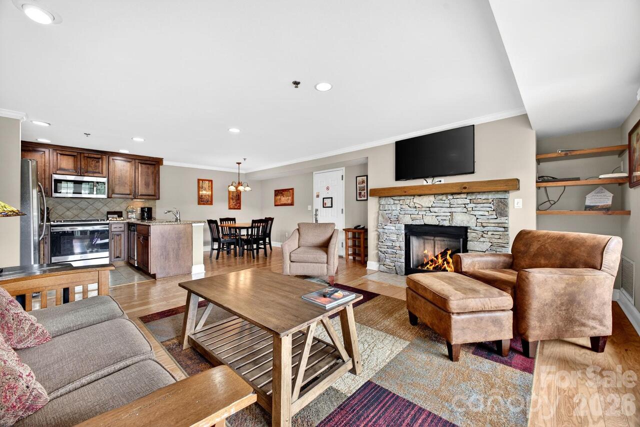 Listing Photo 8