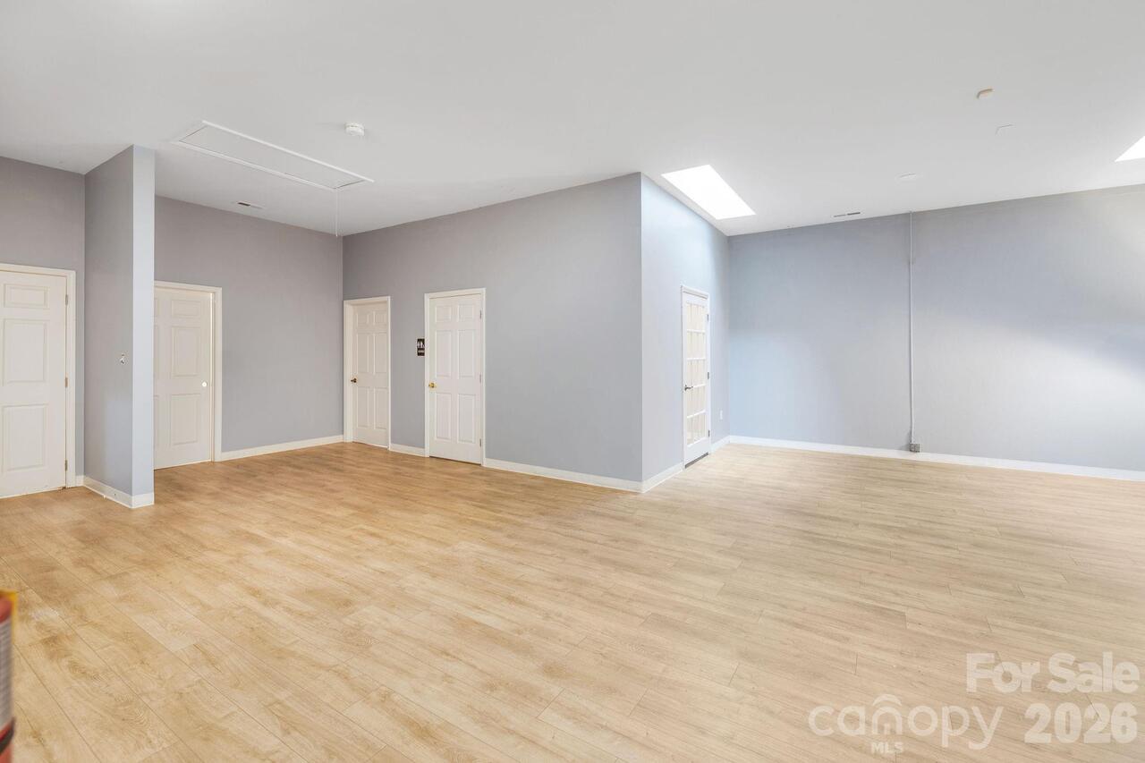 Listing Photo 17