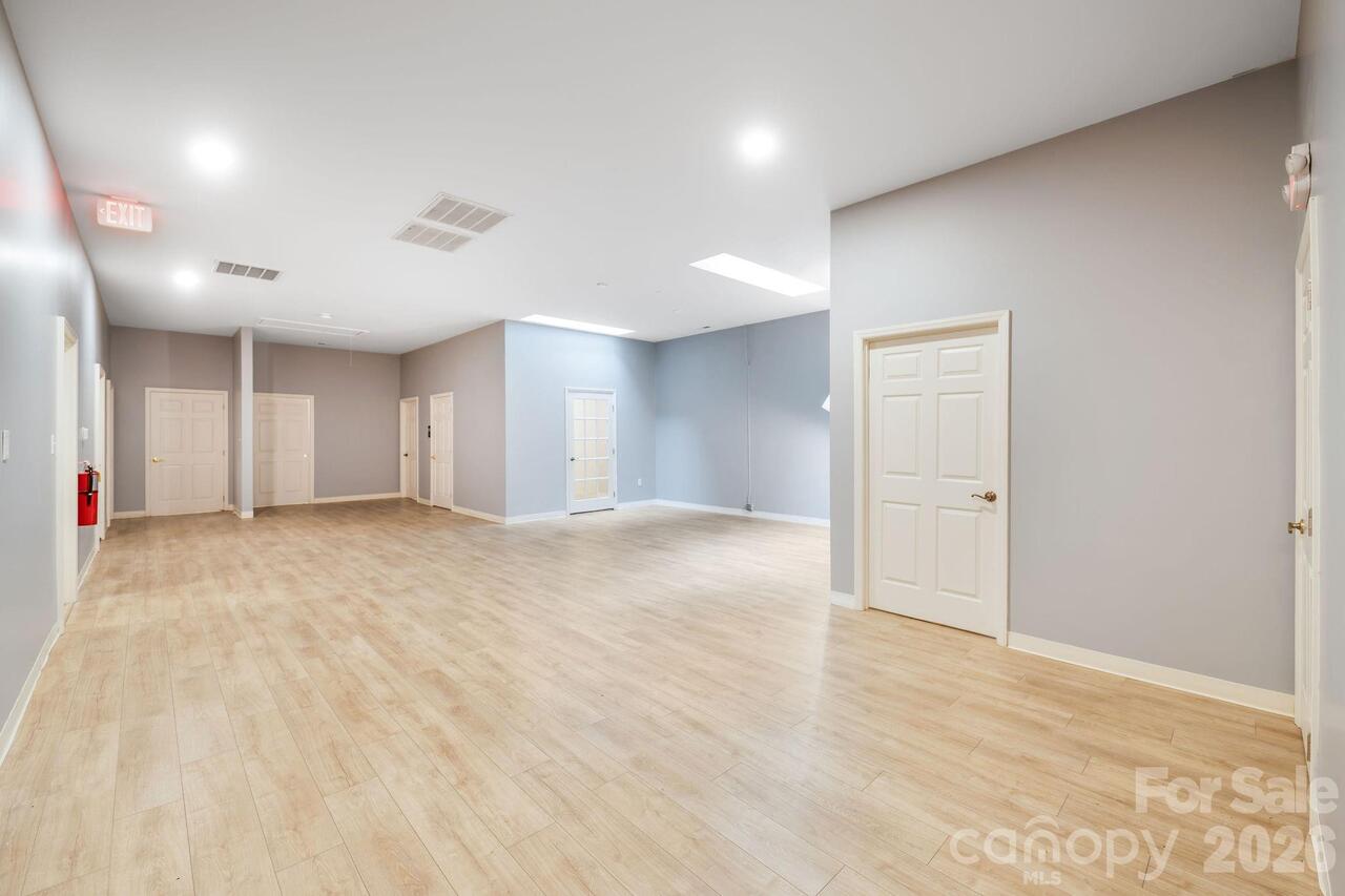 Listing Photo 18