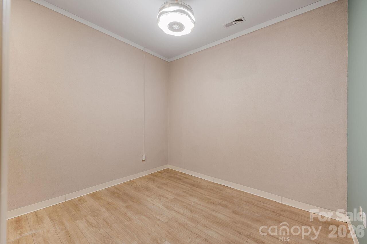 Listing Photo 26