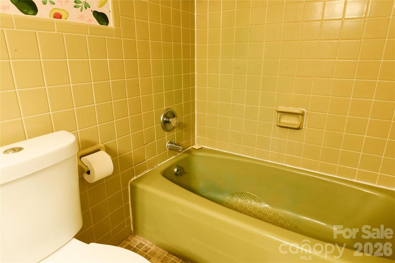 Listing Photo 16