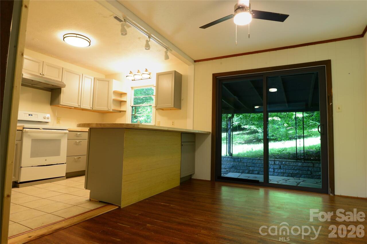 Listing Photo 10
