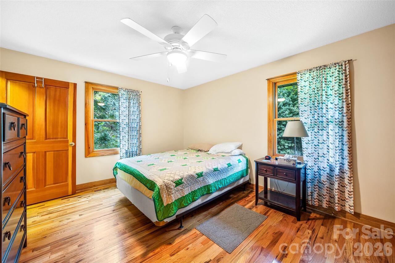 Listing Photo 16