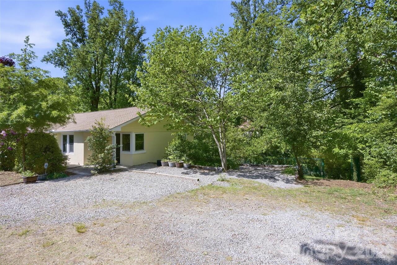 Listing Photo 6