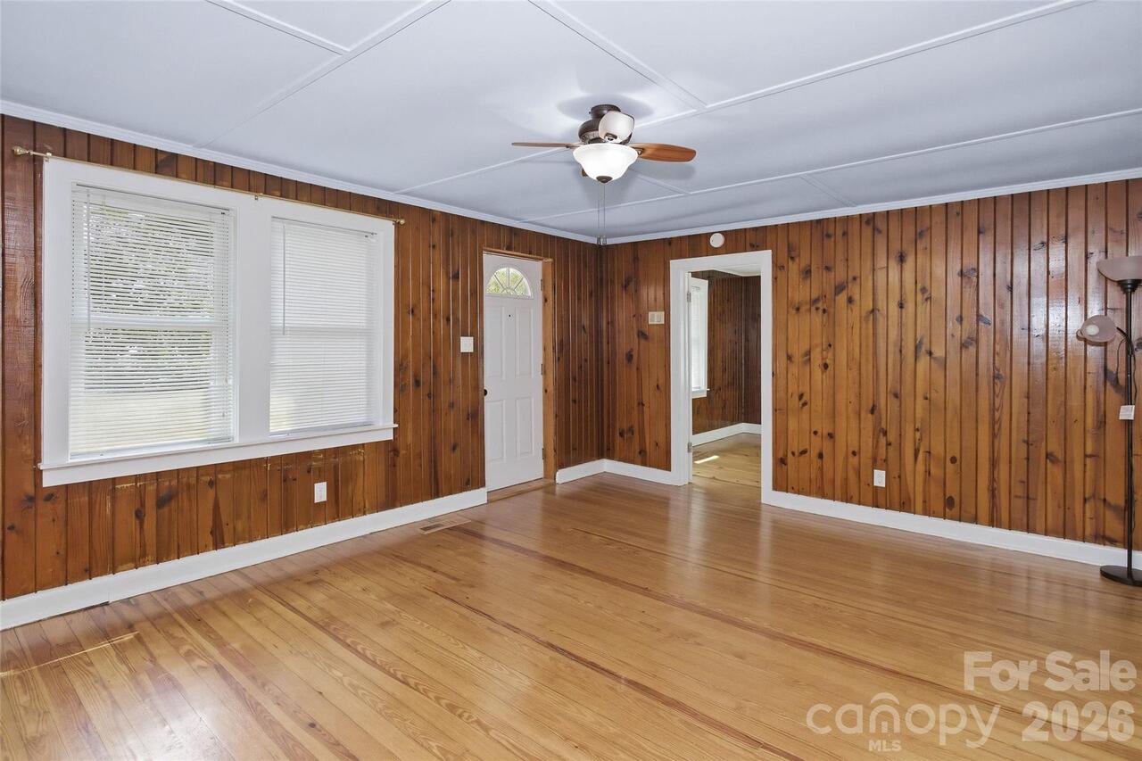 Listing Photo 8