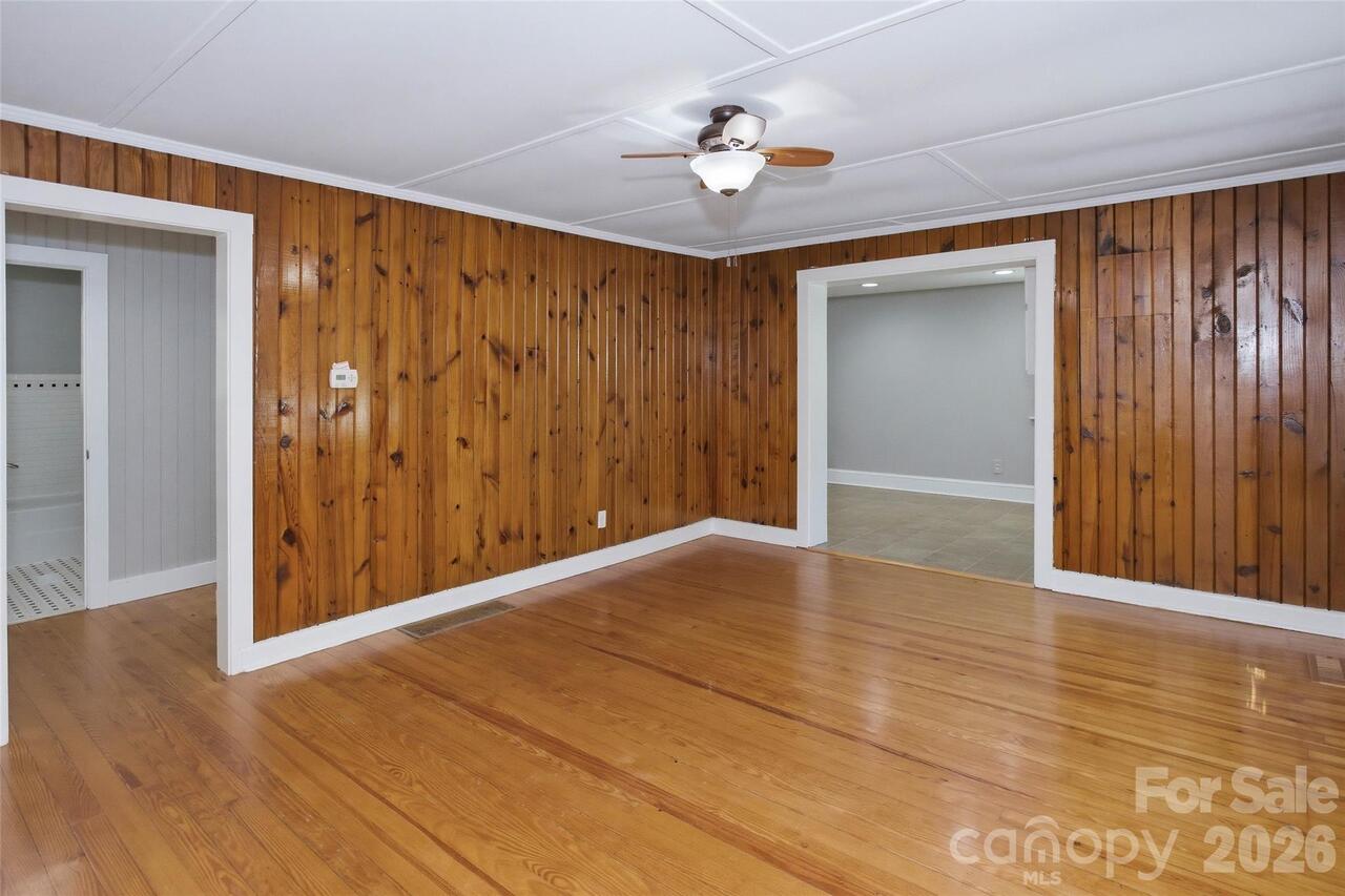 Listing Photo 9