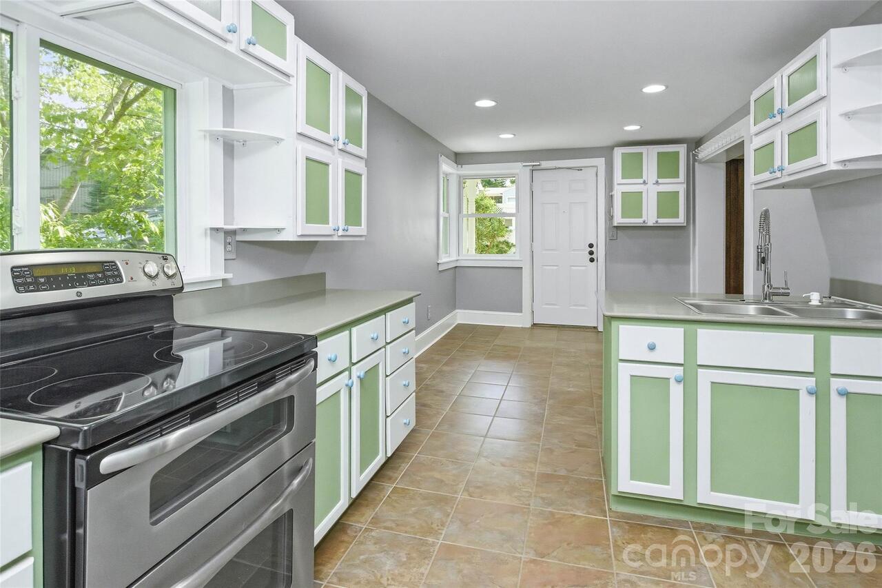 Listing Photo 11