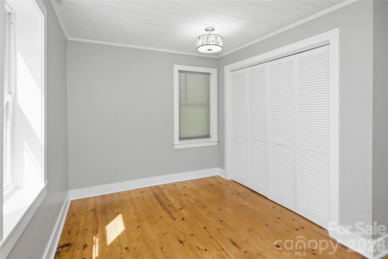 Listing Photo 16